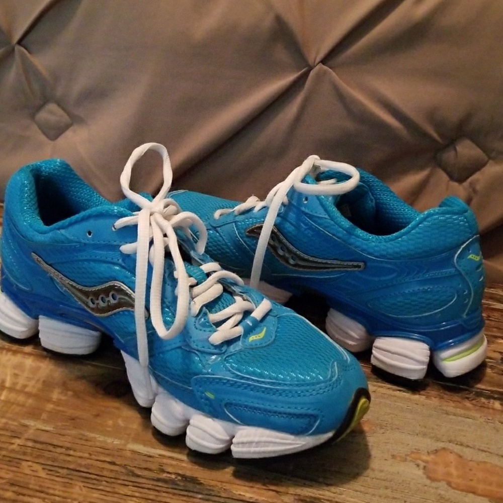 Saucony Grip Propel Plus running shoes